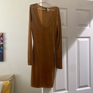 Tight velvet golden dress